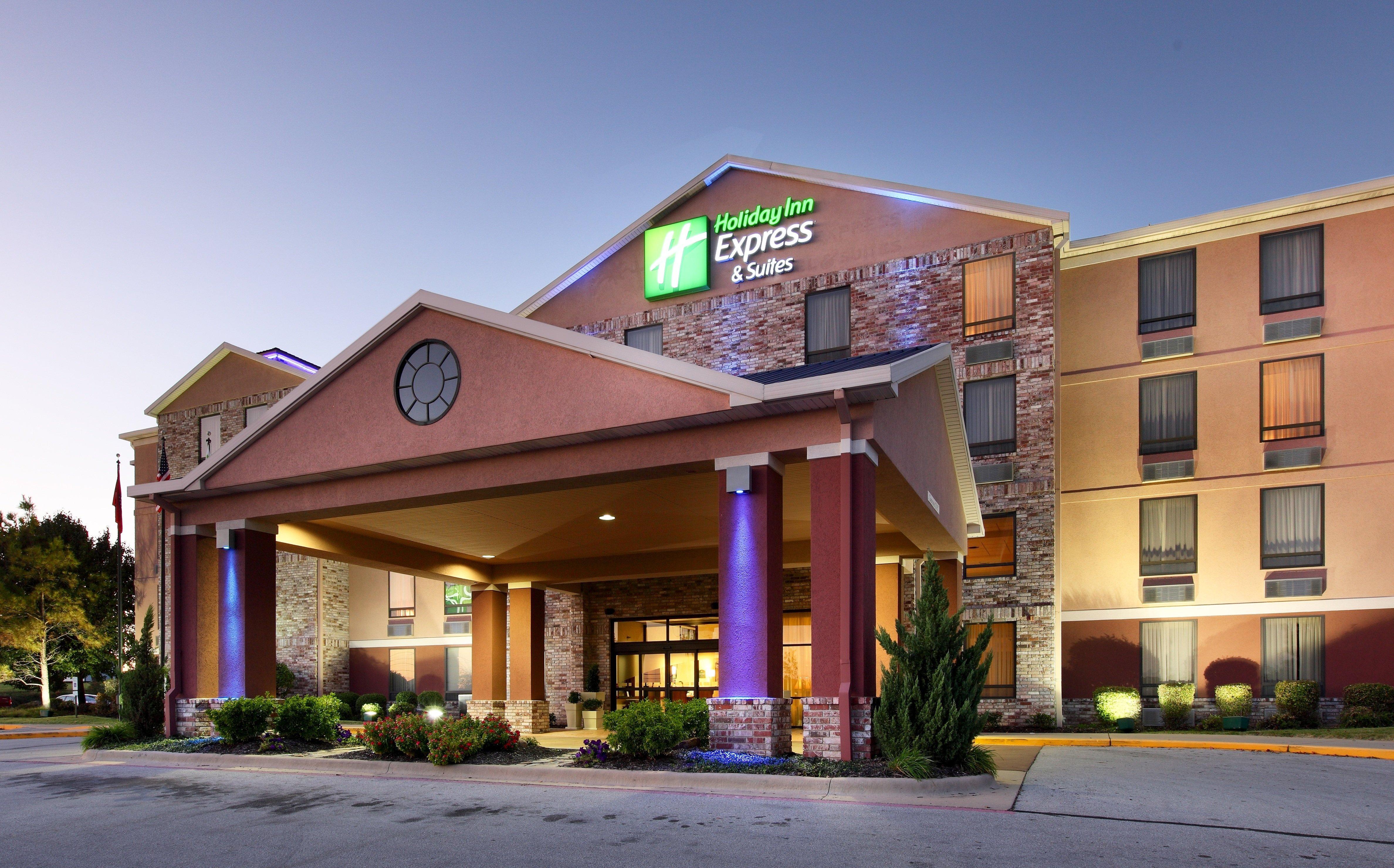 Holiday Inn Express Hotel & Suites Harrison Exteriör bild