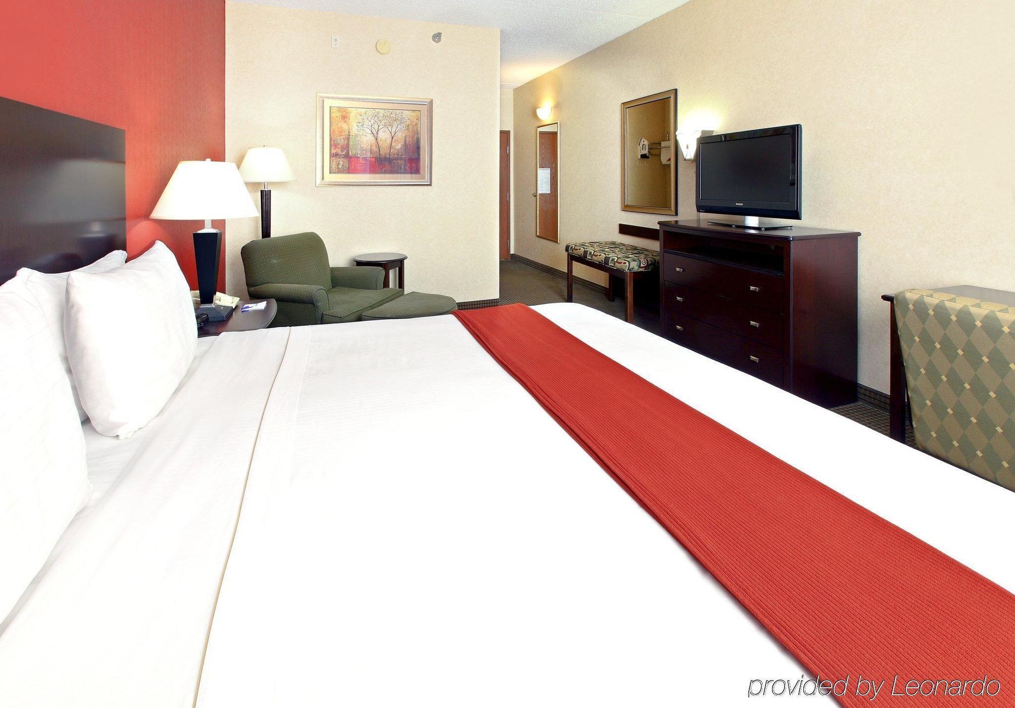 Holiday Inn Express Hotel & Suites Harrison Rum bild
