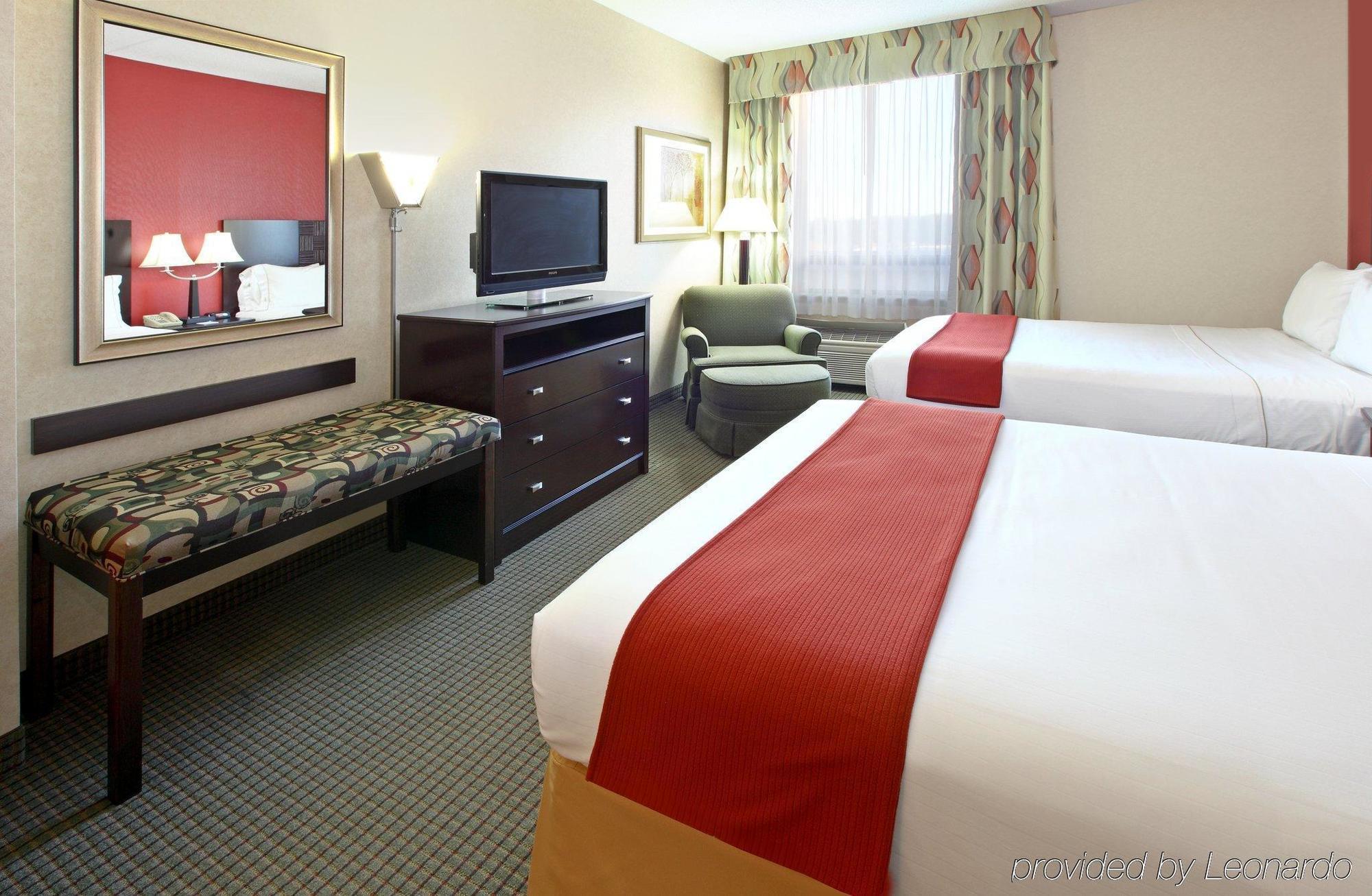 Holiday Inn Express Hotel & Suites Harrison Rum bild