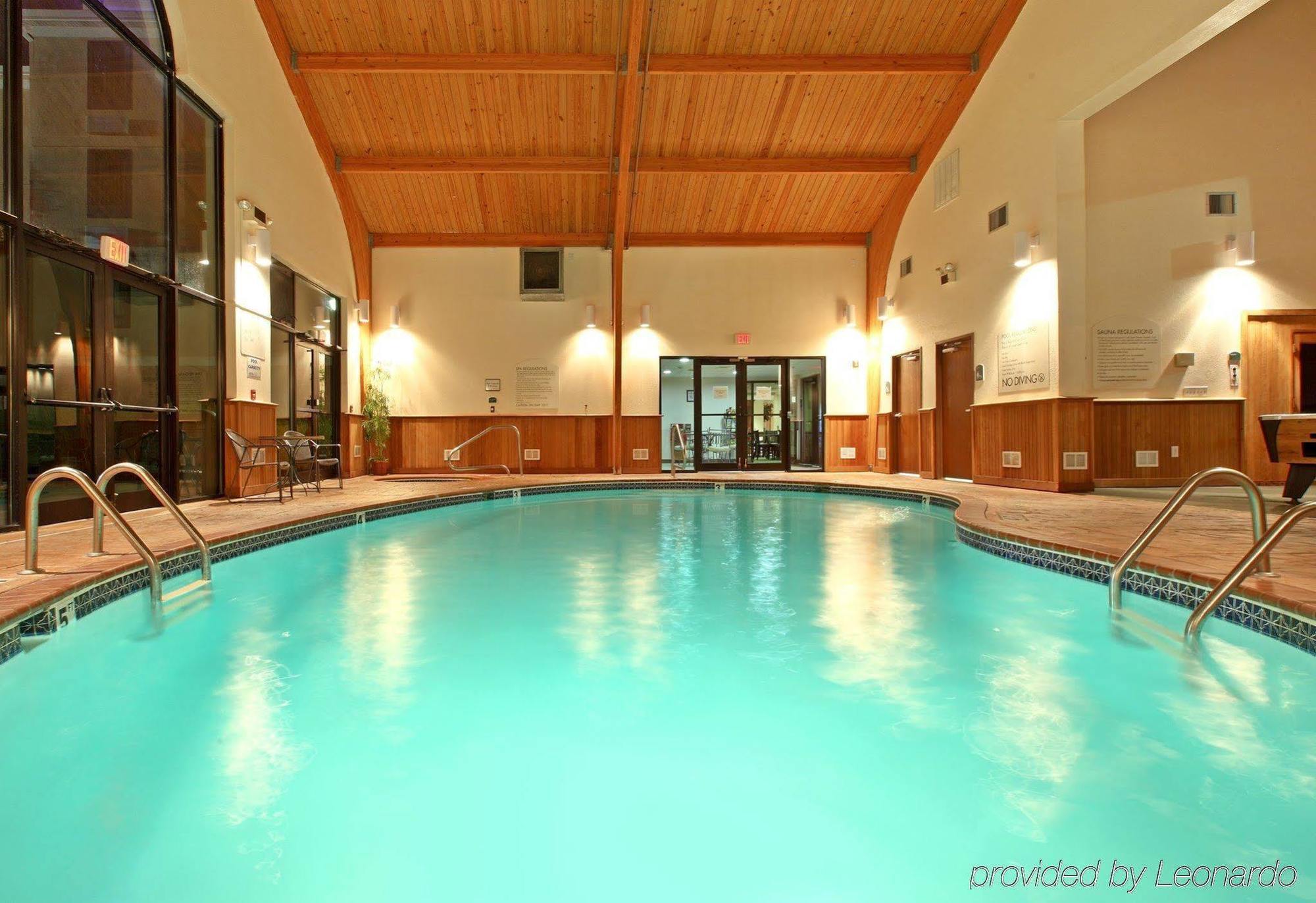 Holiday Inn Express Hotel & Suites Harrison Exteriör bild