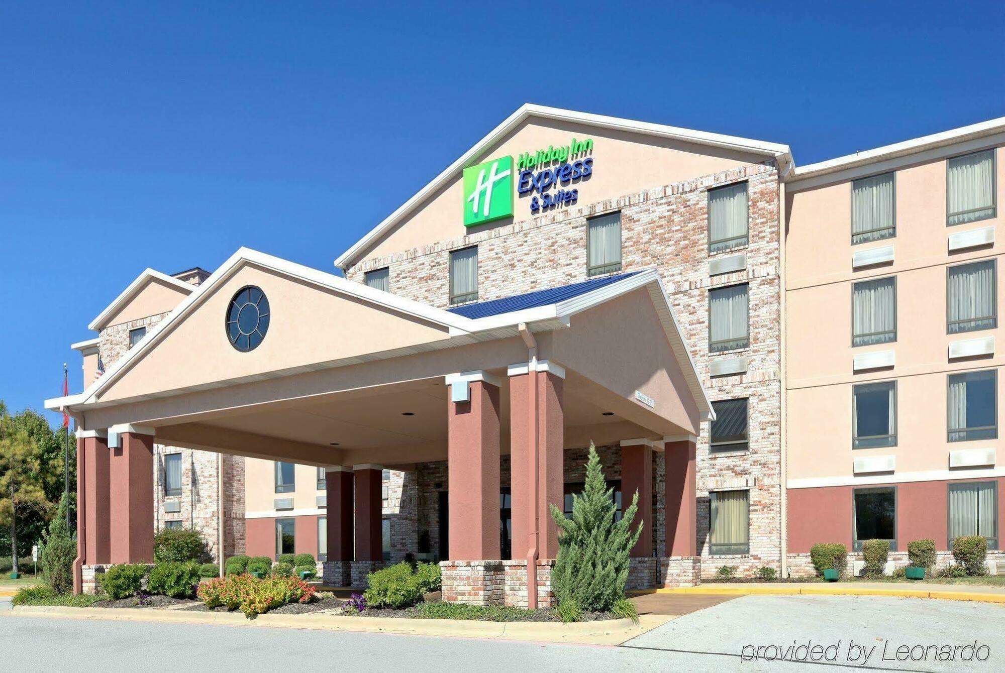 Holiday Inn Express Hotel & Suites Harrison Exteriör bild